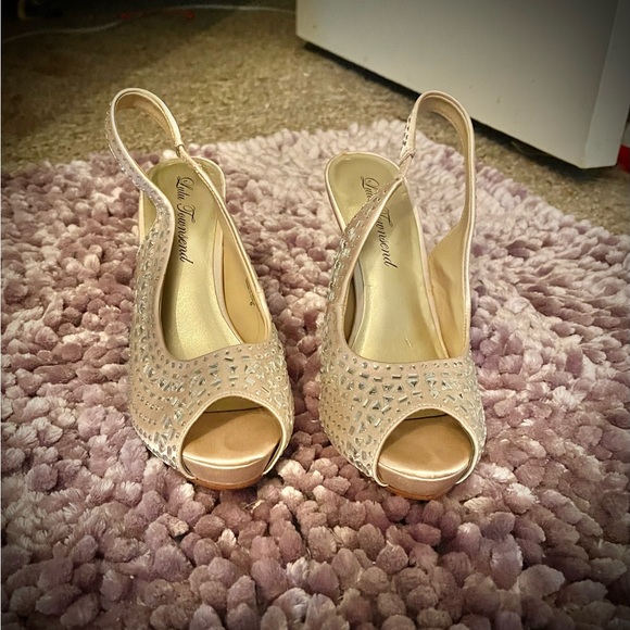 LuLu Townsend High Heels - Picture 3 of 3